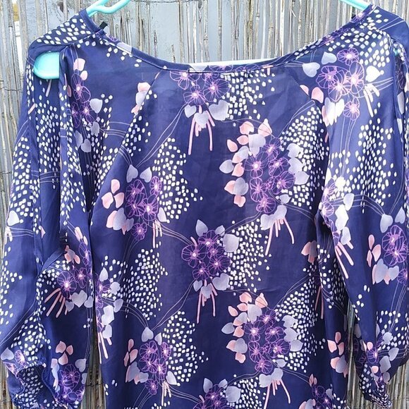 Forever 21 Women's Navy Floral Blouse with Peekaboo Shoulders - S/P - Picture 9 of 12